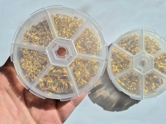 490 stong split rings in gold tone - mixed sizes - stainless steel