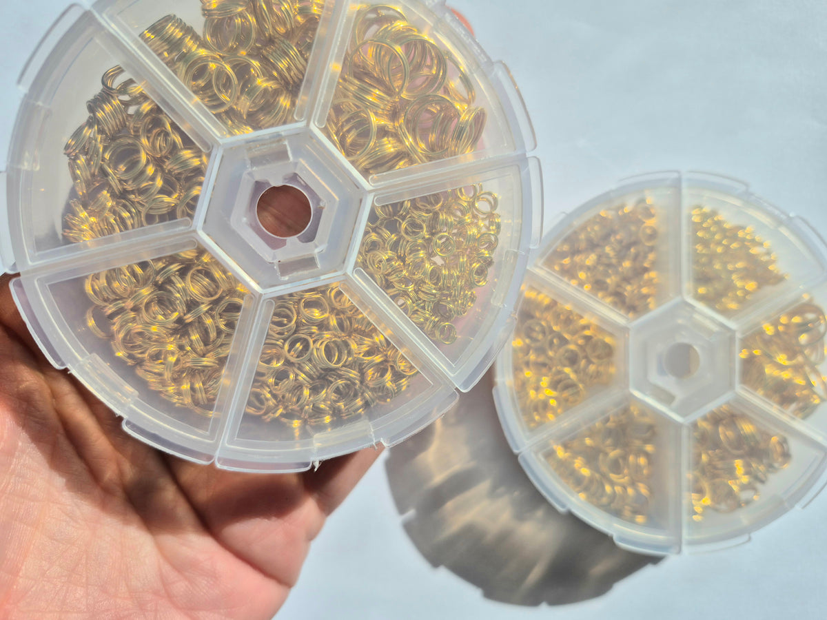 490 stong split rings in gold tone - mixed sizes - stainless steel