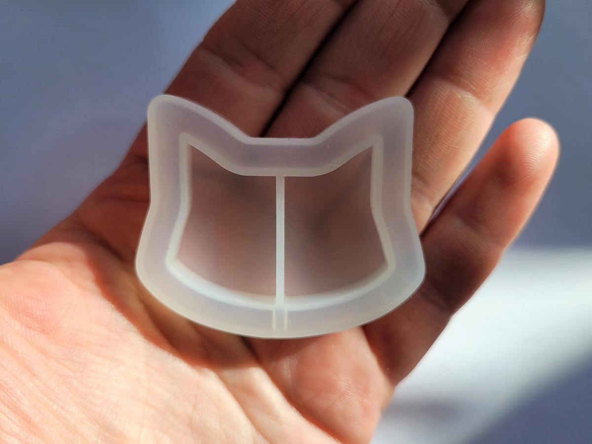 Cat head shaker mold