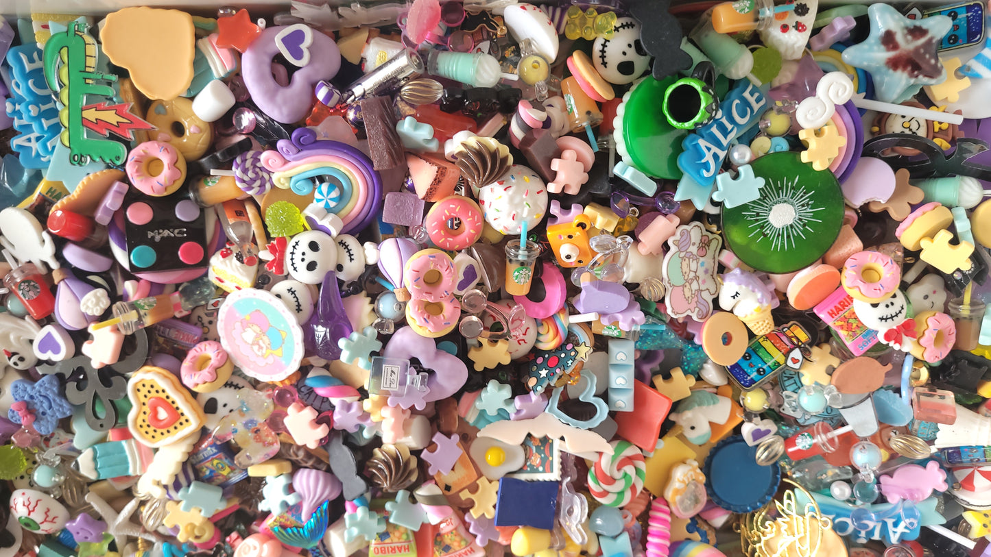 Mixed cabochon / charm selection