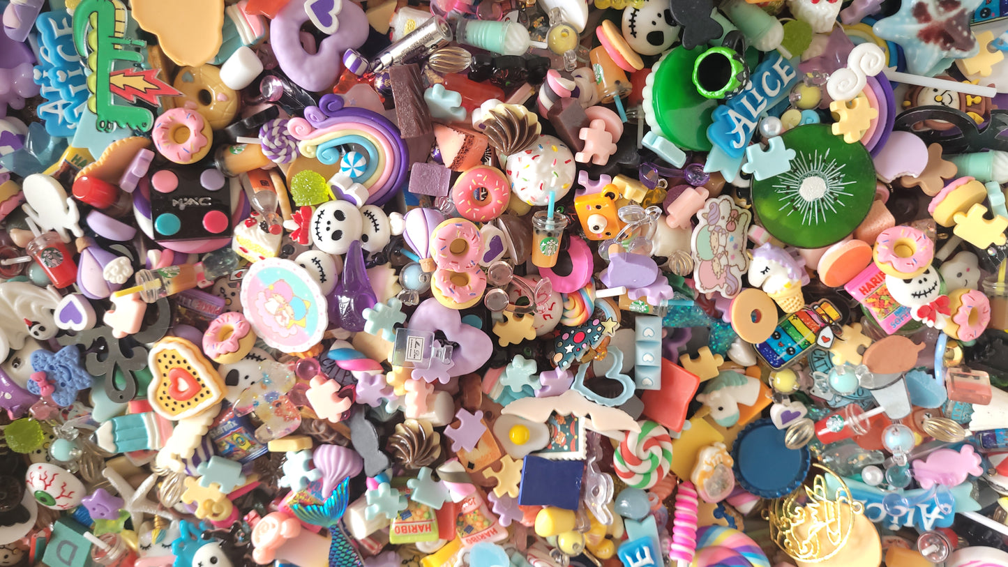Mixed cabochon / charm selection
