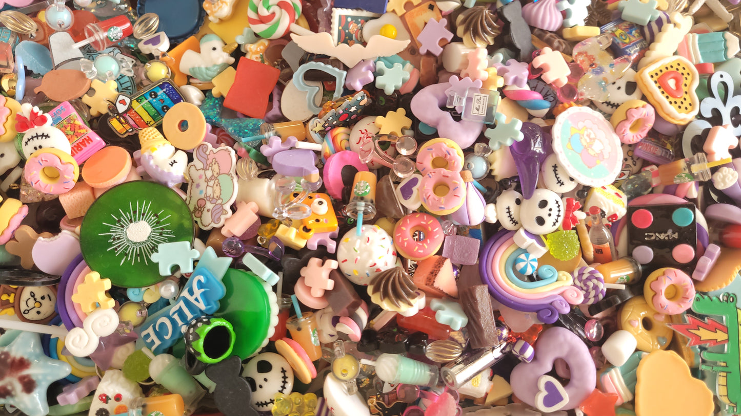 Mixed cabochon / charm selection