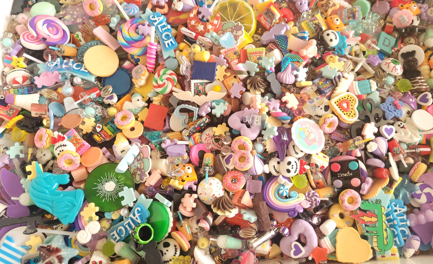 Mixed cabochon / charm selection