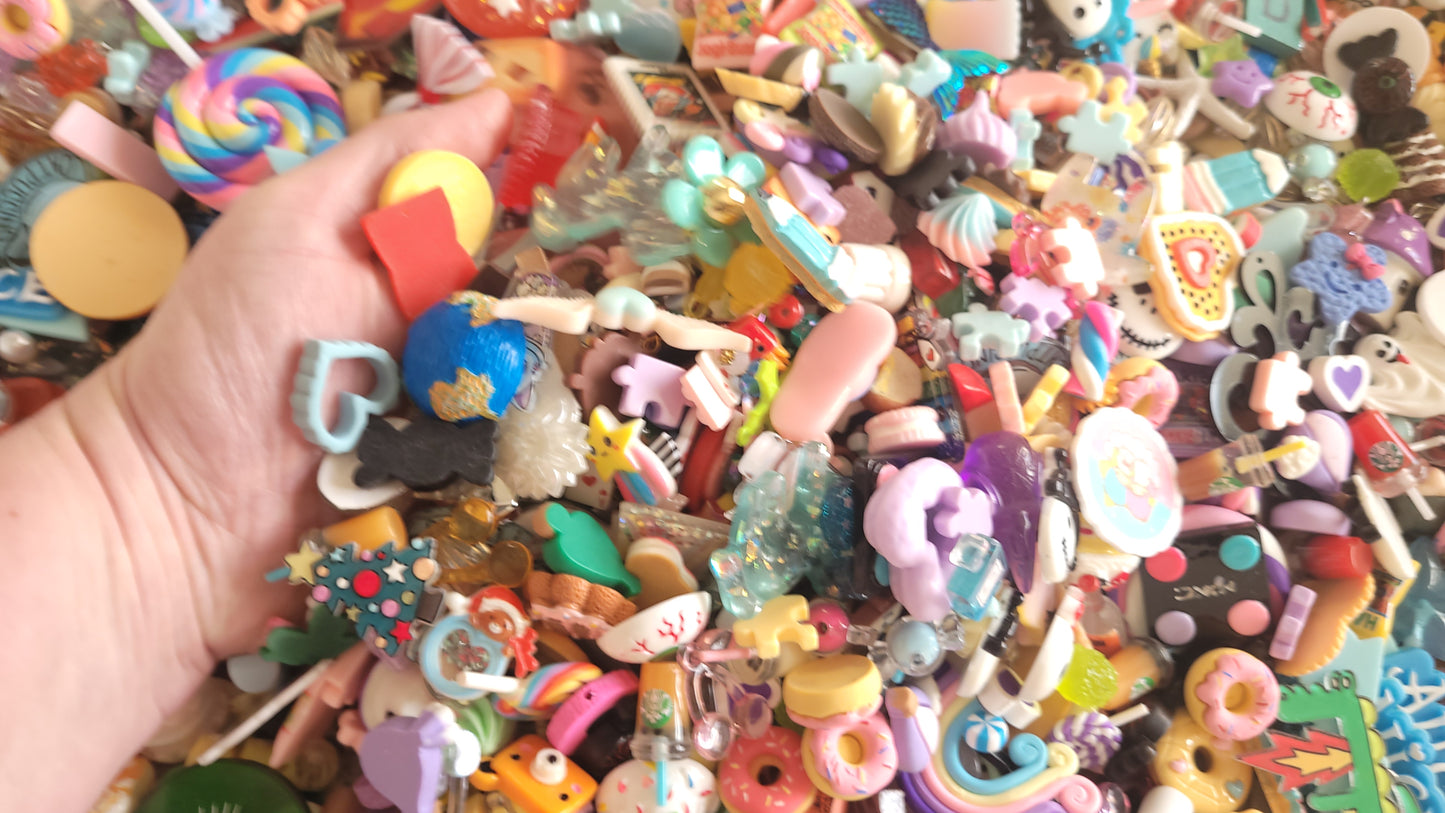 Mixed cabochon / charm selection