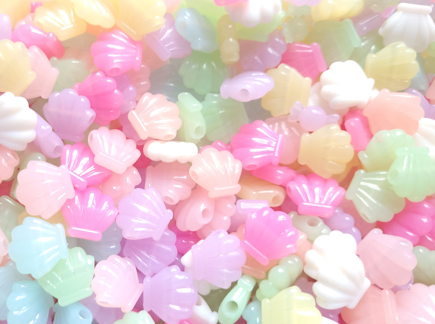 Shell beads - jelly style resin beads